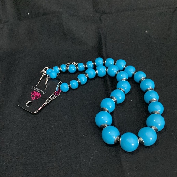 Paparazzi Turquoise 18” Necklace and Earring Set. 3” Extender Included. - Picture 3 of 4